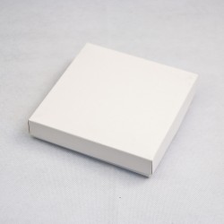 Коробка для 9-ти цукерок 145*145*29 кришка-дно Біла