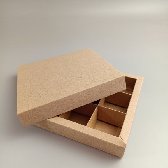 фото Коробка для 9-ти цукерок 145*145*29 кришка-дно Крафт