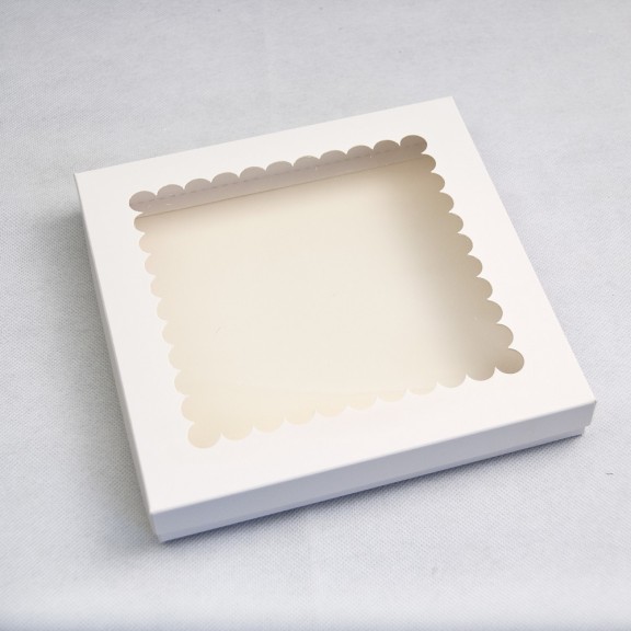 фото Коробка для пряника з вікном 210*210*30 Біла