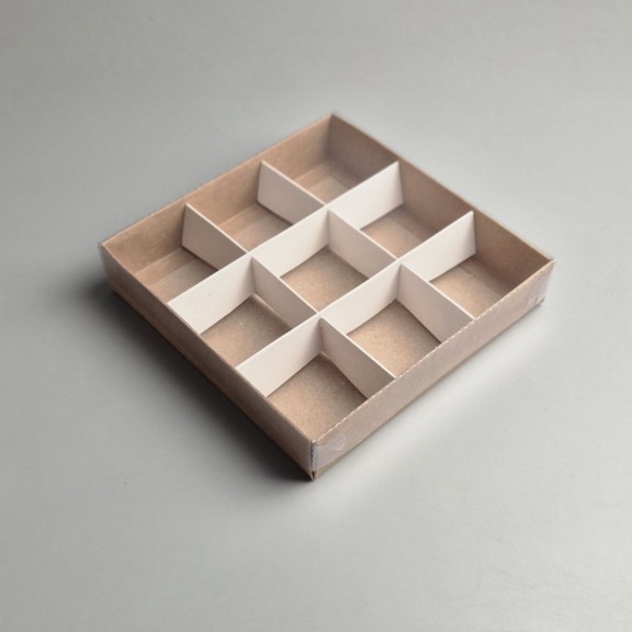 Коробка 150*150*30 на 9 конфет крафт с крышкой ПВХ 