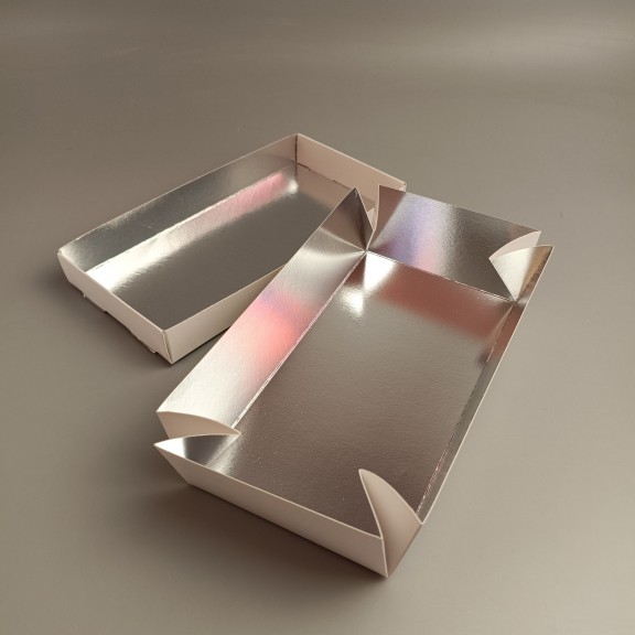 фото Коробка для суші Біла з металізованою ламінацією 200*150*50 мм