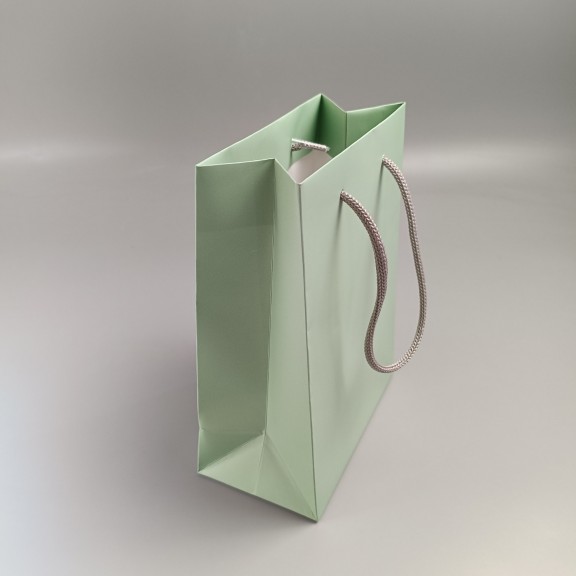 фото Пакет паперовий Зелений  200*150*80 мм, 200 г/м²