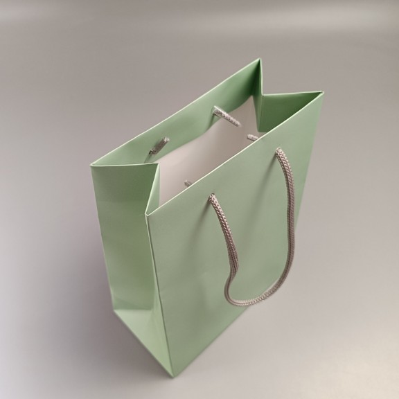 фото Пакет паперовий Зелений  200*150*80 мм, 200 г/м²