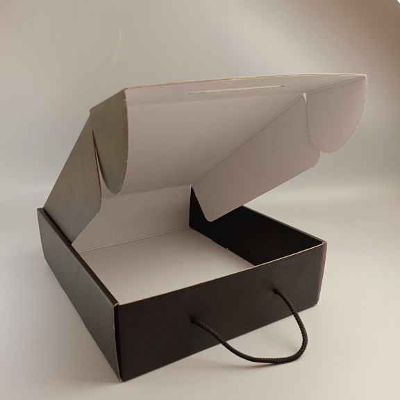 фото Подарункова коробка Чорна 335*280*90 мм