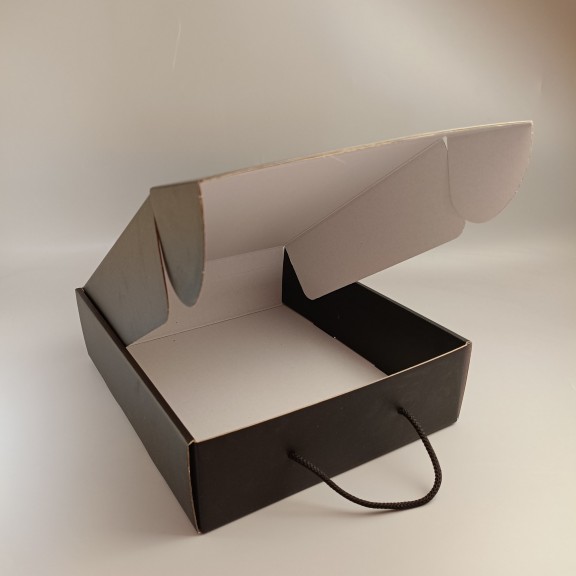 фото Подарункова коробка Чорна 335*280*90 мм